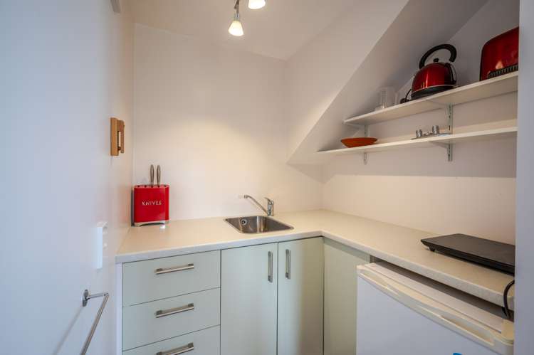 17 Penlington Place Akaroa_21