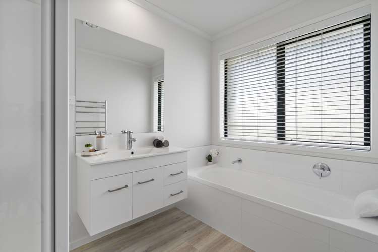 110 Whakaturou Crescent Pyes Pa_14