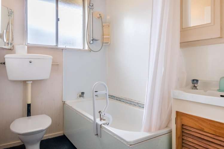 1/10 Miro Street New Lynn_12