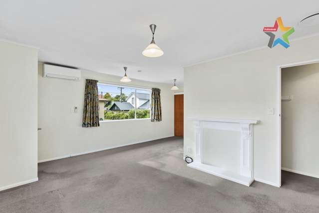 2/35 Parkvale Road Karori_1