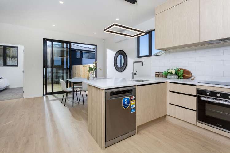 81B Ayton Drive Totara Vale_6