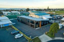 Head-turning commercial in Papamoa