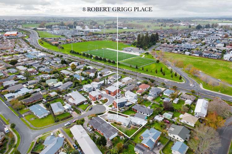8 Robert Grigg Place Hamilton East_15