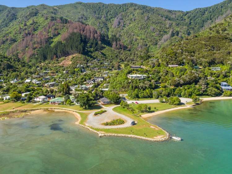 2301 Queen Charlotte Drive Anakiwa and Surrounds_18