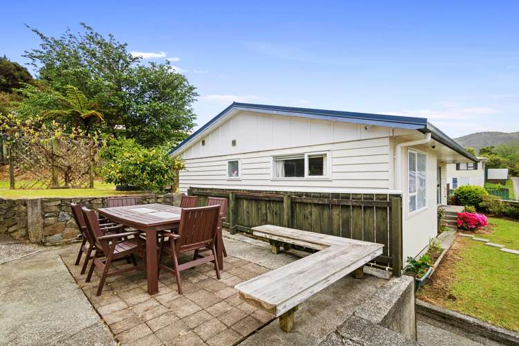 2 Naseby Grove Wainuiomata_11
