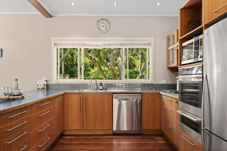 379 Motutara Road Muriwai Beach_11