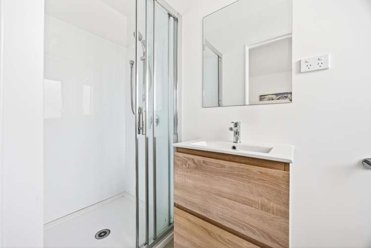 2/233 Great North Road Henderson_18