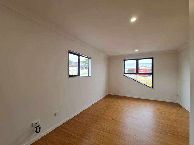 Arrowsmith Drive Flat Bush_13