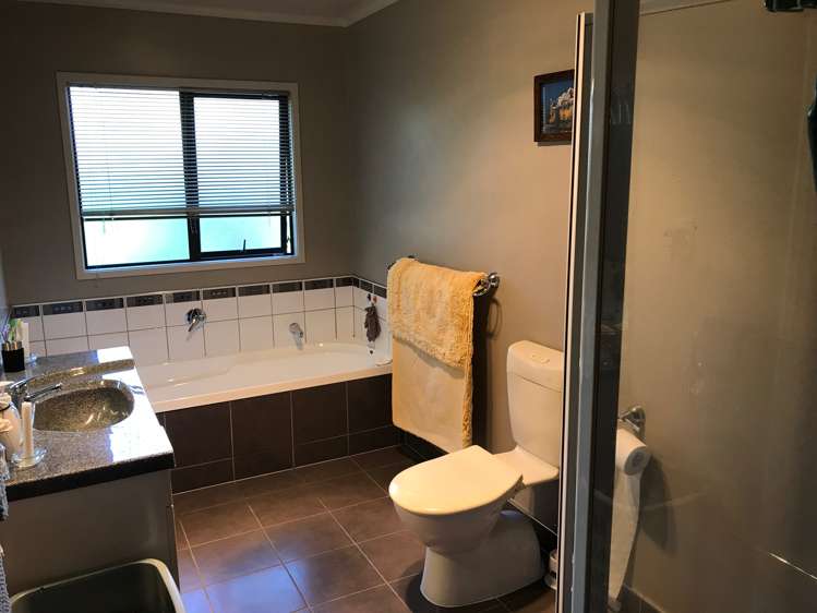 1 Driftwood Drive Red Beach_16