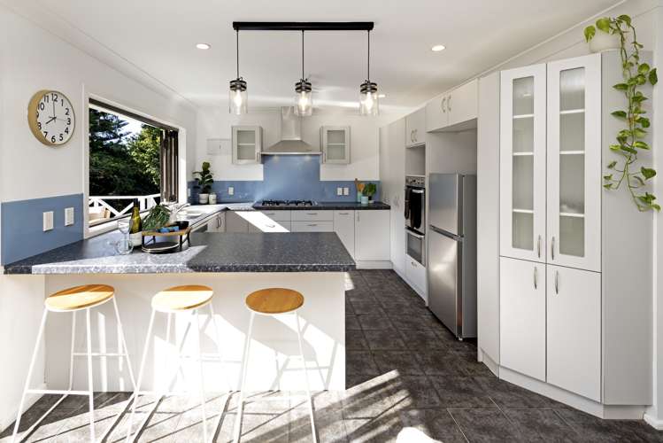 62a Uxbridge Road Mellons Bay_5