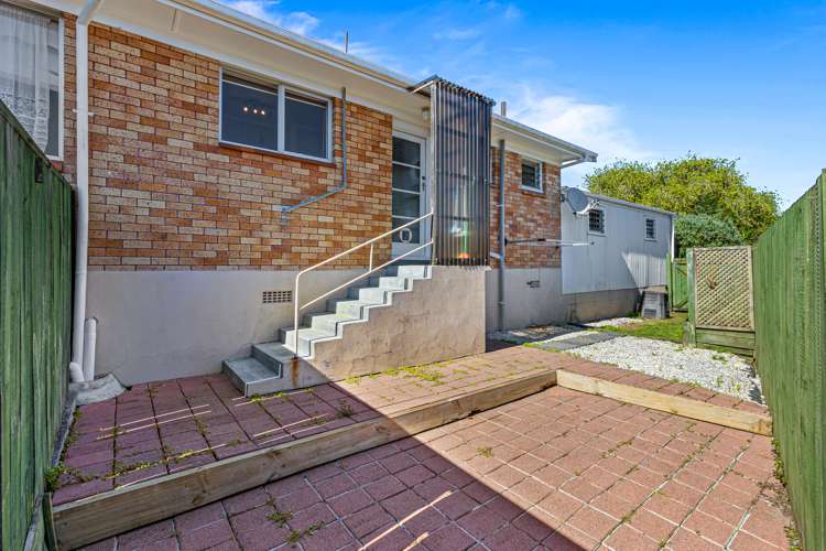 2/62 Vera Road Te Atatu South_7