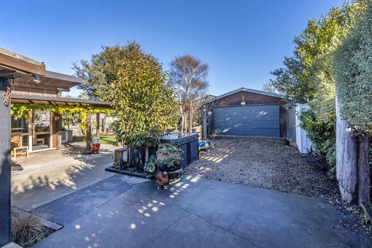 27 Pembertons Road Sefton_23