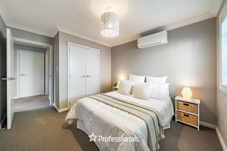 14 Ronald Scott Grove Riverstone Terraces_18