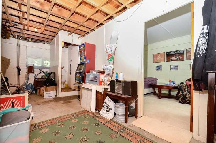 1 Wakeling Avenue Te Atatu South_18