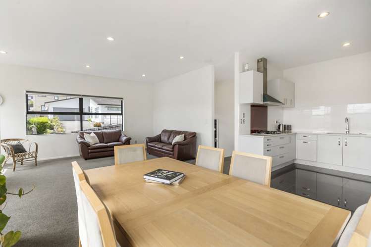 7 Vino Cina Heights Ranui_10