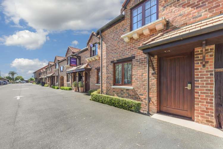 33/24 Quiet Woman Way Monaco_1