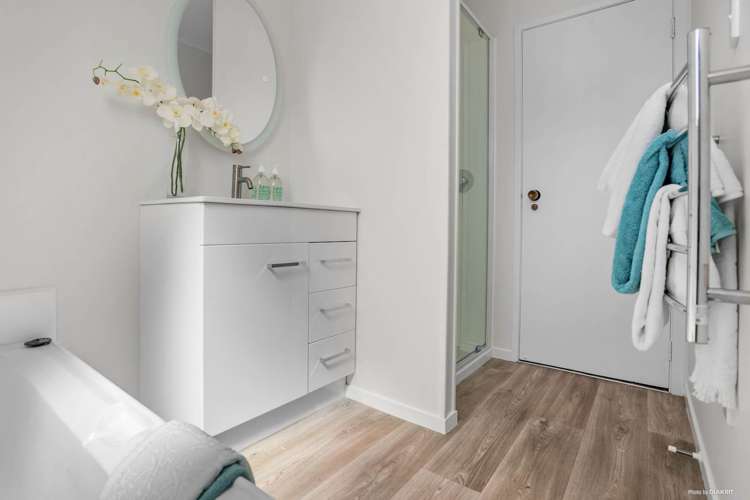 8 Angeline Place Massey_14