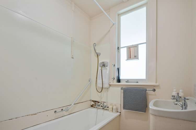 5 Hasbury Avenue Epsom_15