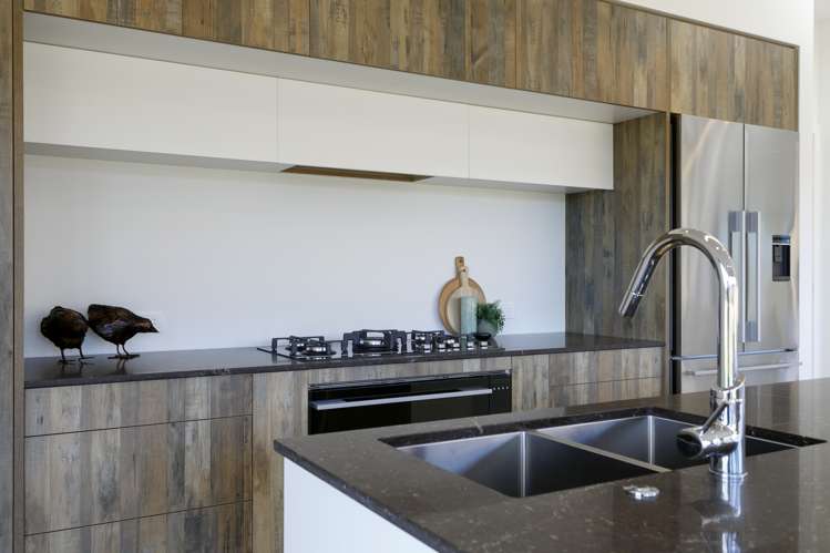 8 Emerald Avenue Rosehill_2