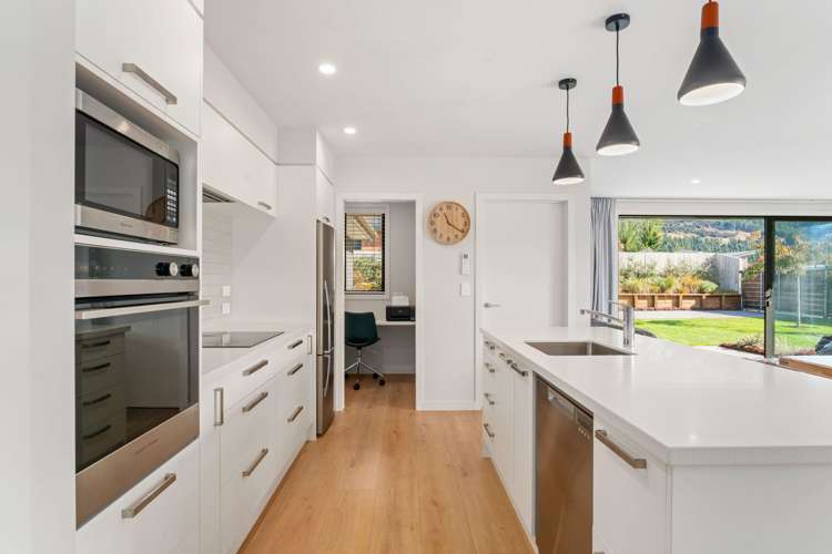 15 Pennycook Place Lake Hawea_12