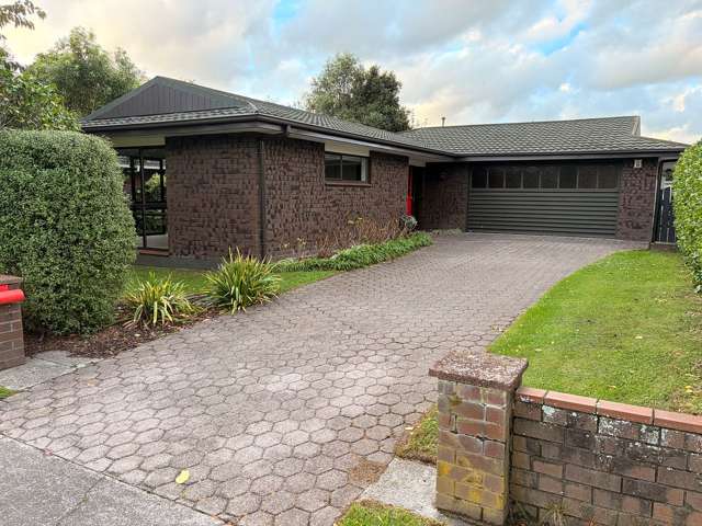 3 bedroom + study, large carpeted garage