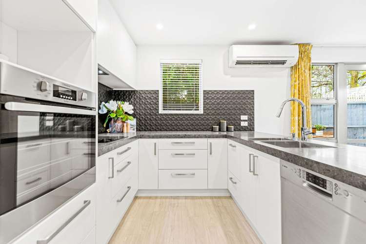 28C Hastings Street West_4