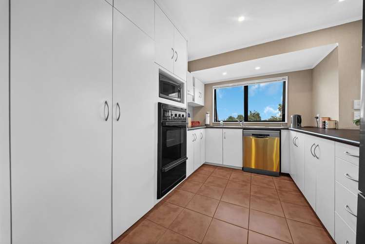 77 Botany Road Botany Downs_8