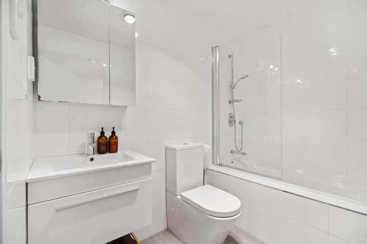 8/10 Silver Moon Road Albany Heights_13