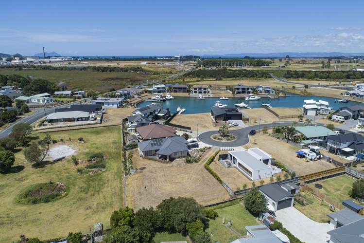 21 Finch Street One Tree Point_6