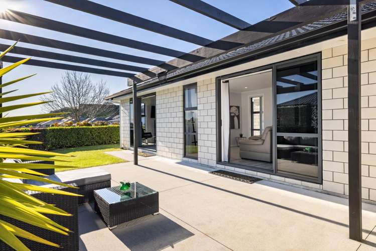 19 Ballintoy Park Drive Welcome Bay_9