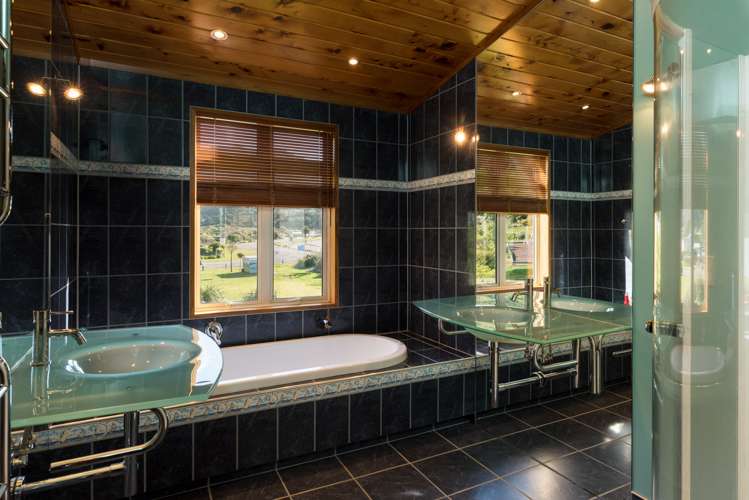 27 The Parade Okiwi Bay_15