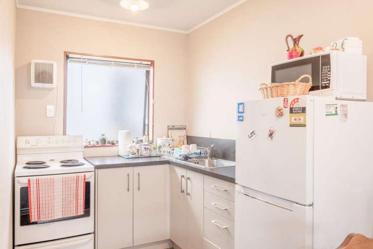 9 Ruihi Street Victoria_14