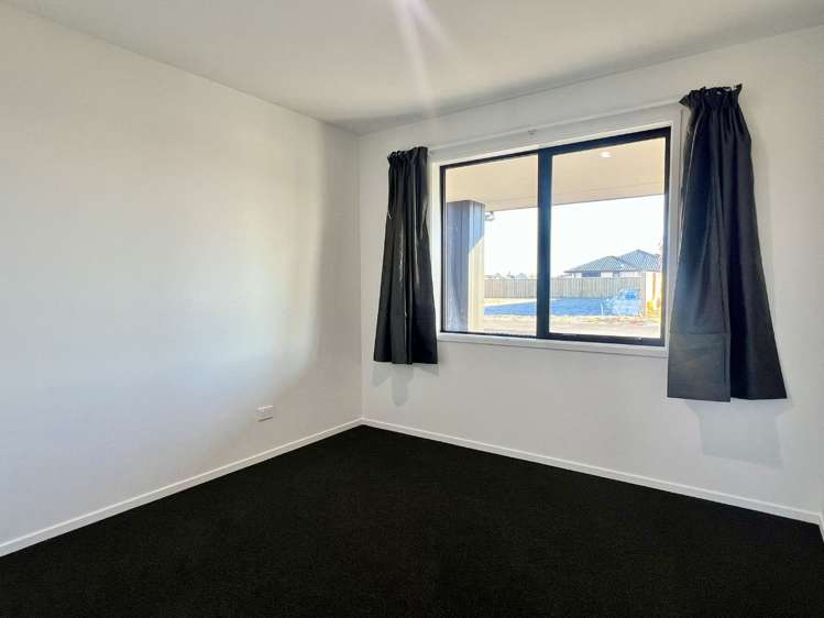 4 Angie Lane 11103_6