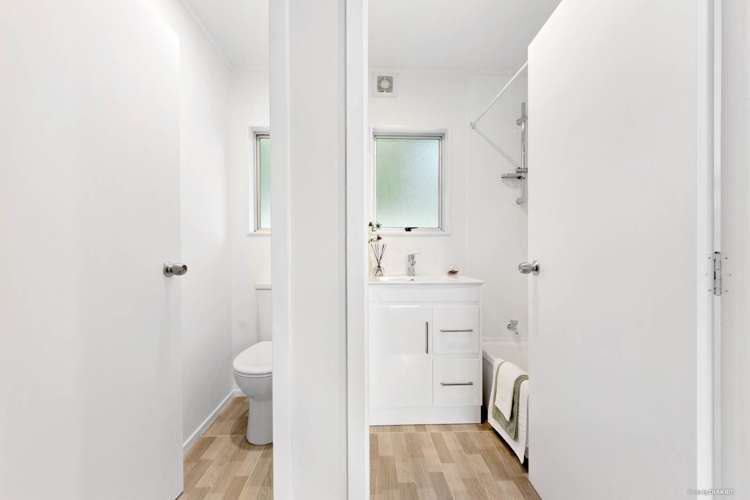 2/21 Maywood Crescent Glen Eden_9