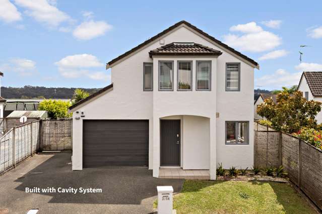 Sun-filled Living in Top School Zone + 4 Car Parks