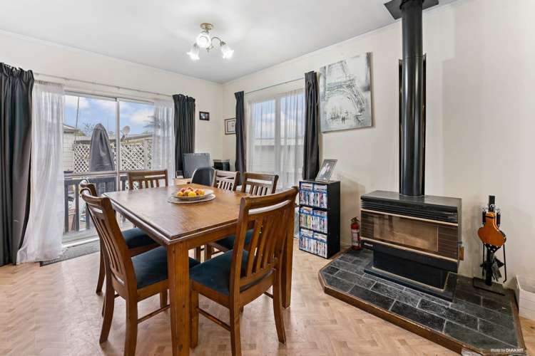 32 Sunningdale Street Wattle Downs_5