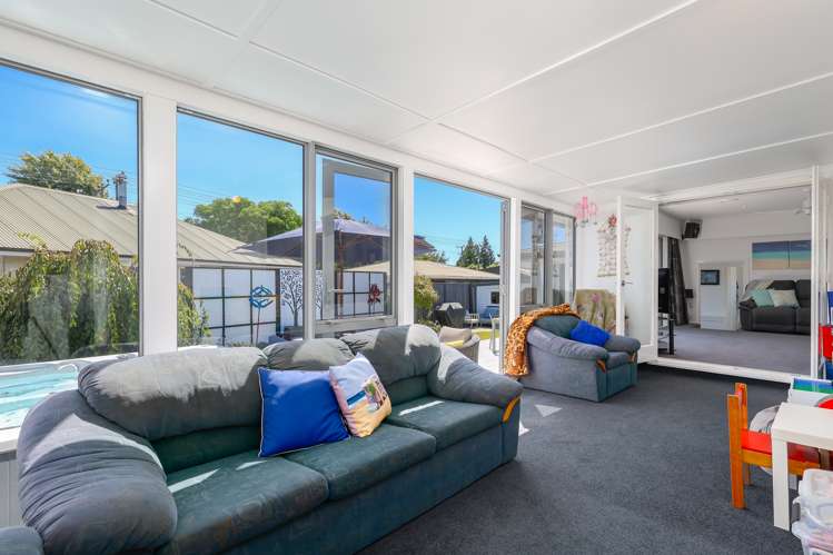 8 Neale Avenue Stoke_6