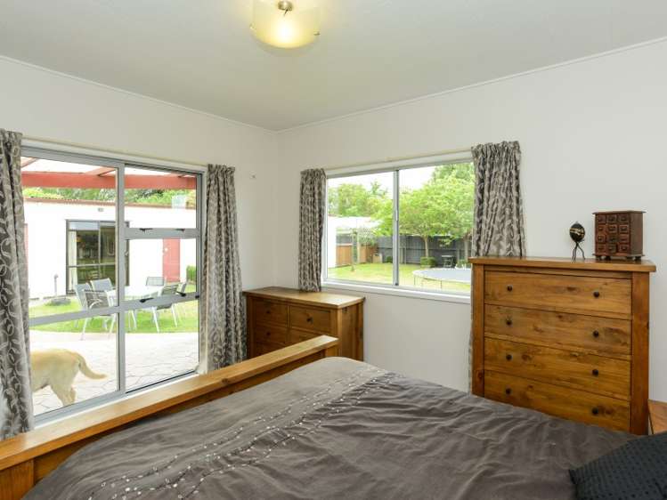 708 Murdoch Road East Akina_11