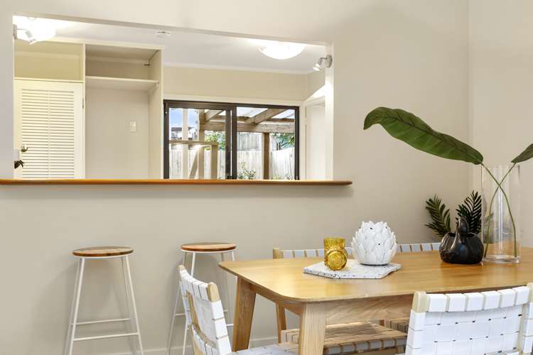 2/125 Oaktree Avenue Browns Bay_7