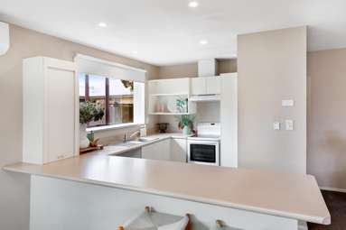 2/172 Langdons Road_3