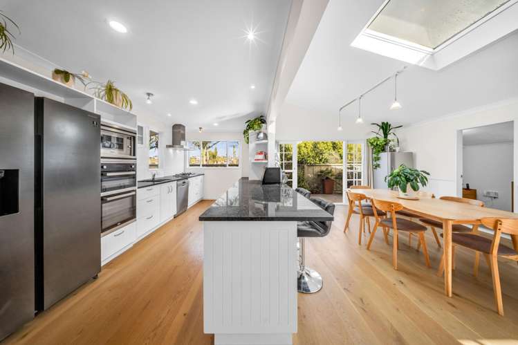 4 Gibson Place Mellons Bay_5