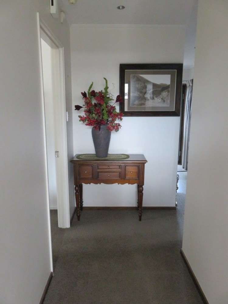 14 Churchill Avenue Allenton_8