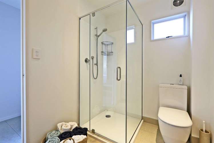 2/8 Gilray Place Waimarama_15