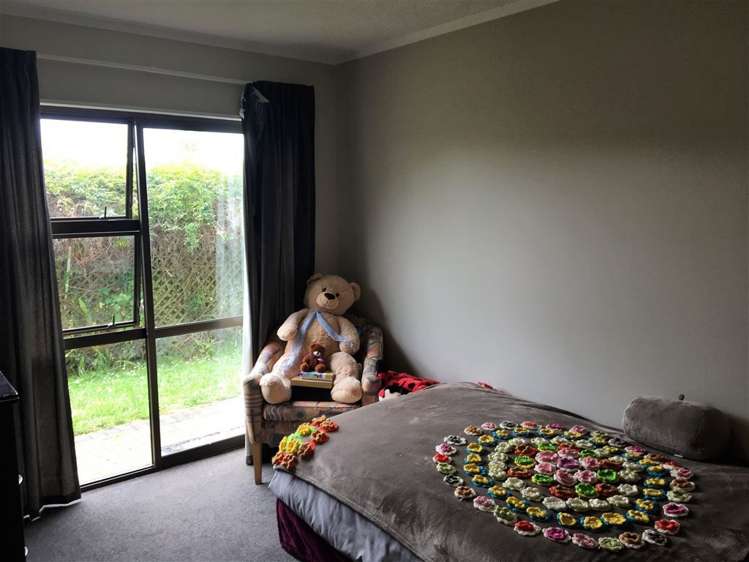 2/9 Squirrel Lane Browns Bay_15