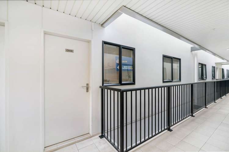 C608/176 Broadway Newmarket_8