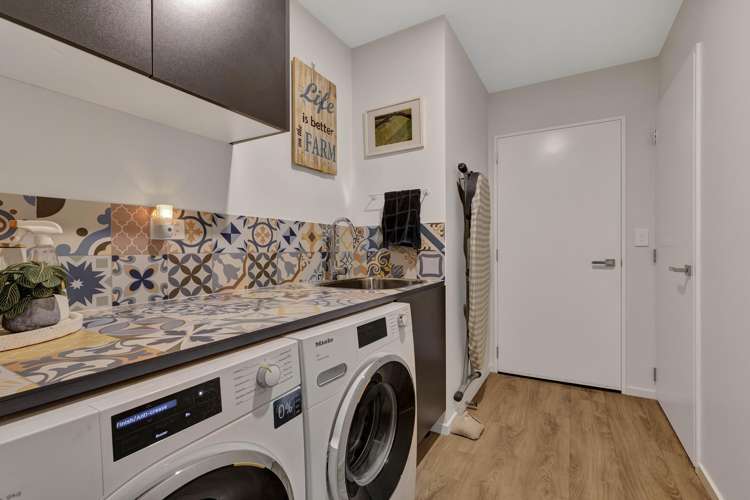 3 Cox Lane Amberley_17