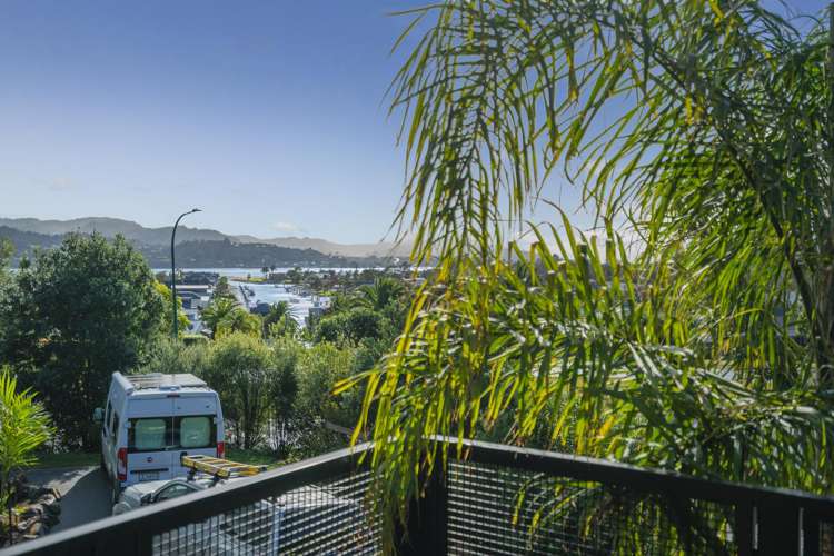 6 Panorama Parade Pauanui_17