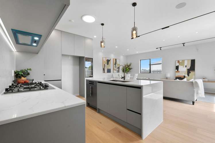 20 Furlough Road Opaheke_1
