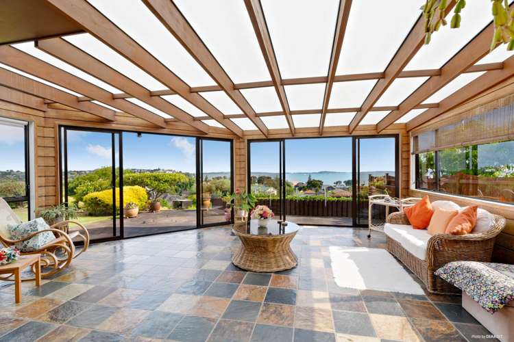 6 Embling Place Eastern Beach_4