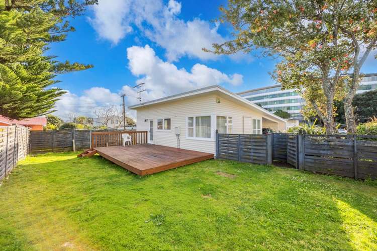 2/6 Northcote Road Takapuna_14